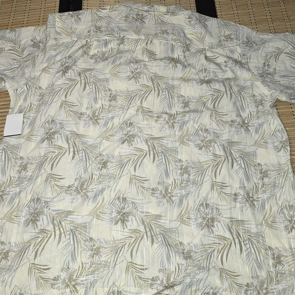 Leaf Print Button Down Shirt - Picture 3 of 3